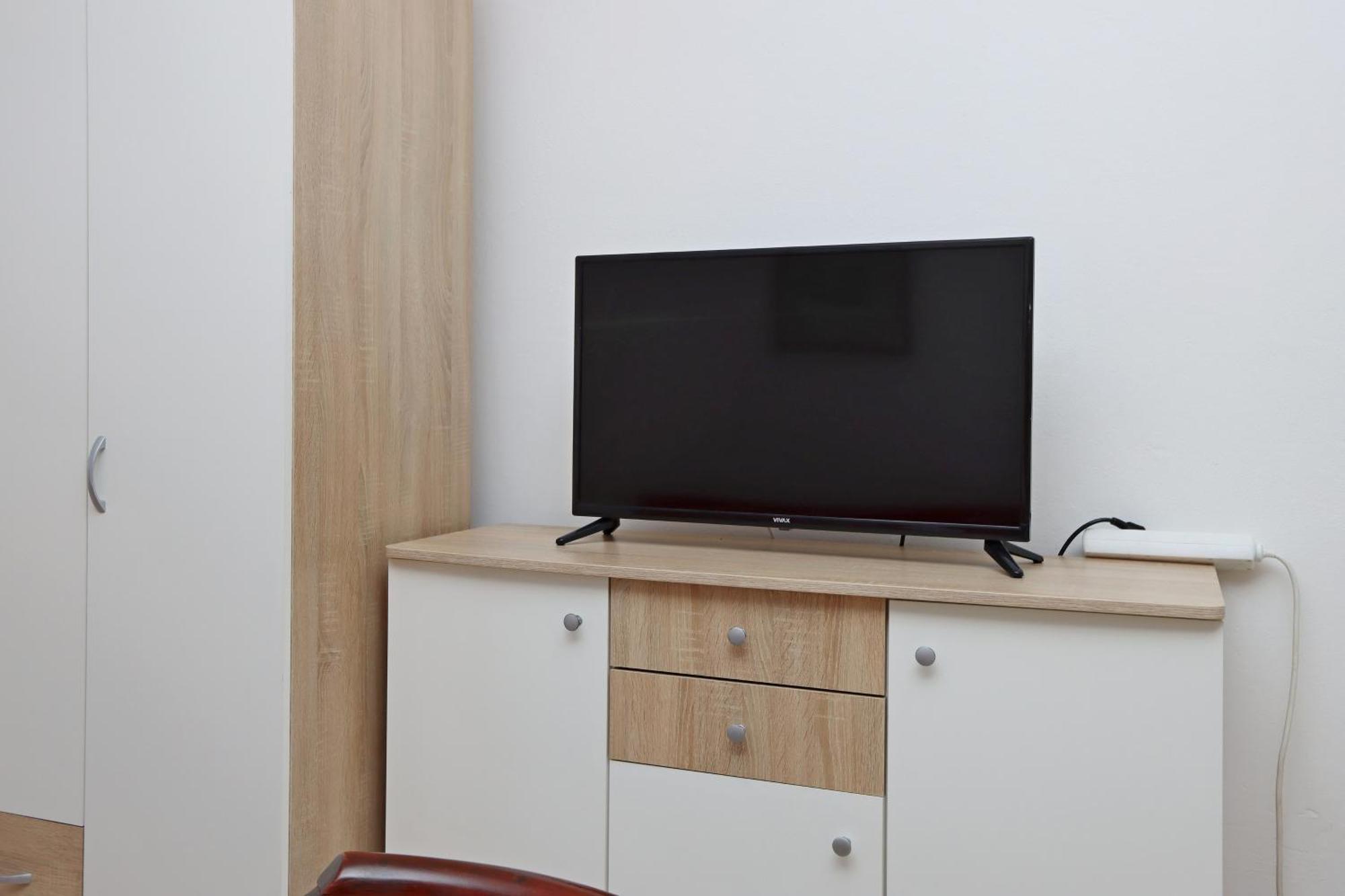 Apartments With A Parking Space Pag - 18345 باغ الغرفة الصورة