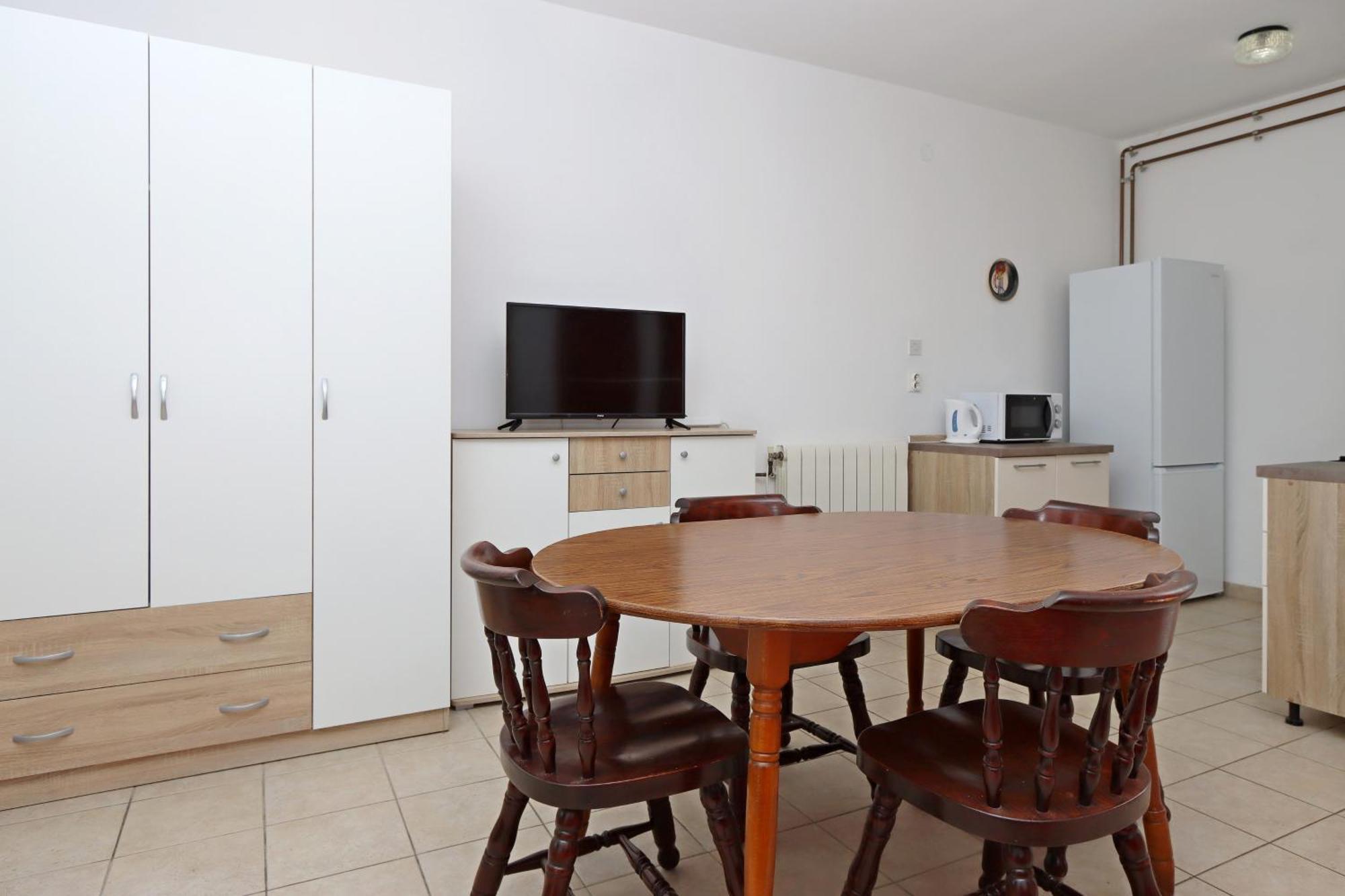 Apartments With A Parking Space Pag - 18345 باغ الغرفة الصورة